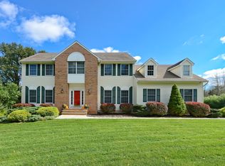 7 Fox Hollow Way, Andover, NJ 07821