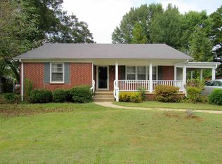 27 Waverly Dr, Jackson, TN 38301