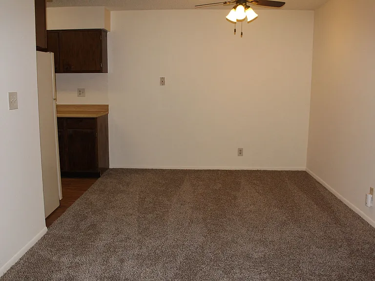 Kimberly Club Apartments — Photo 151