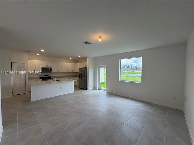 2384 SE 29th Dr — Photo 7