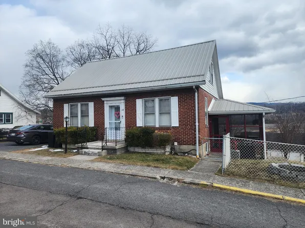 14 Clubhouse Ln, Ridgeley, WV 26753