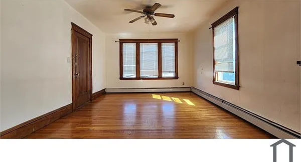 3 bed, 1245 sqft, $2,100 — Photo 2