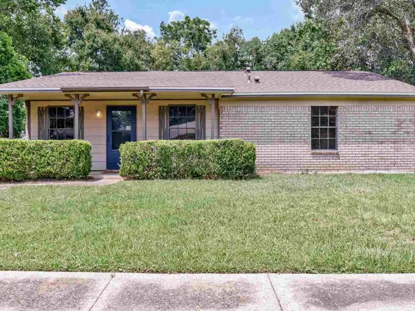 7952 Dartmoor Cir, Pensacola, FL 32514