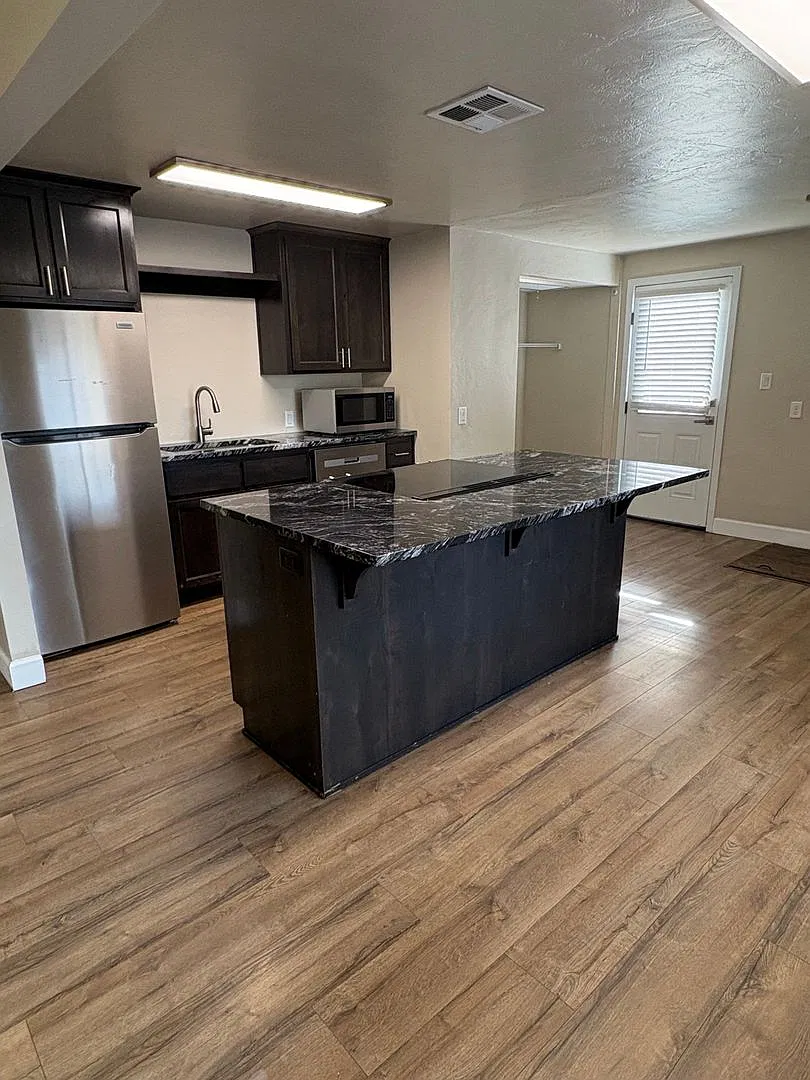 3121 Table Rock Rd — Photo 2