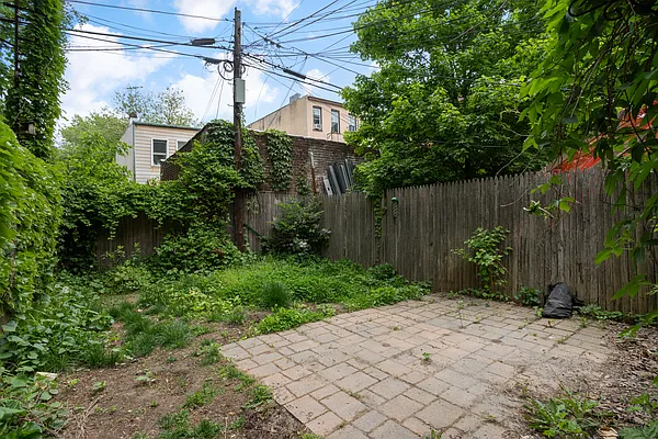 Rented by Douglas Elliman | media 47