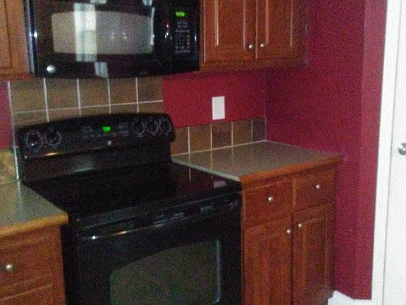 5th image of 487 Justin Ln