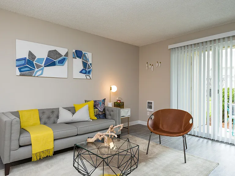Hidden Oaks Apartments — Photo 6