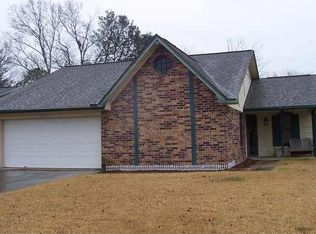 5704 Brett Ln, Beaumont, TX 77713