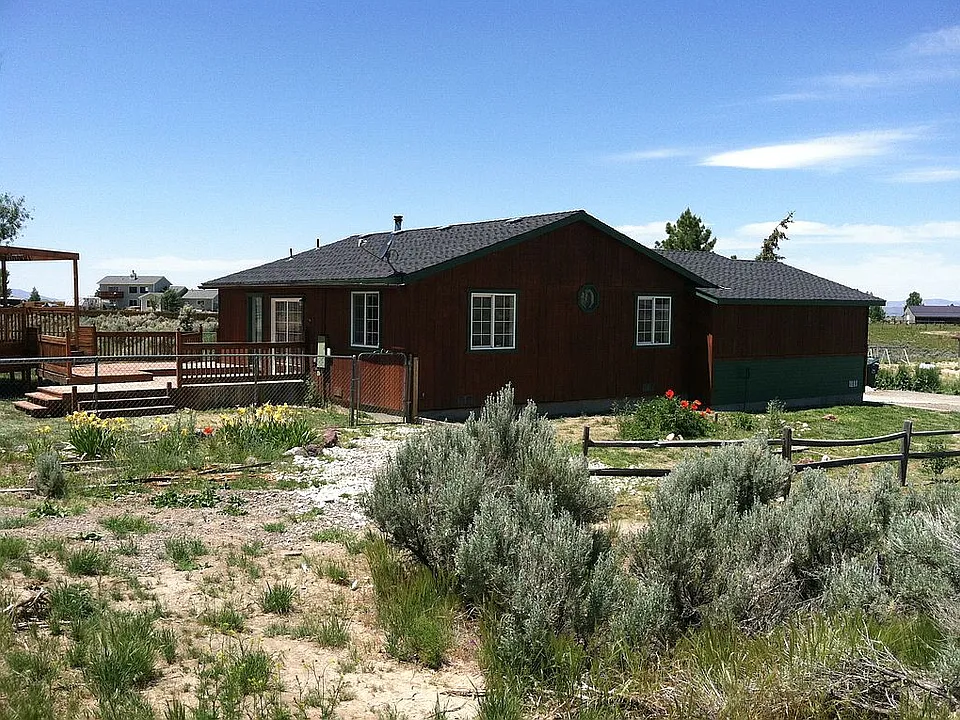 745 Clover Dr — exterior photo