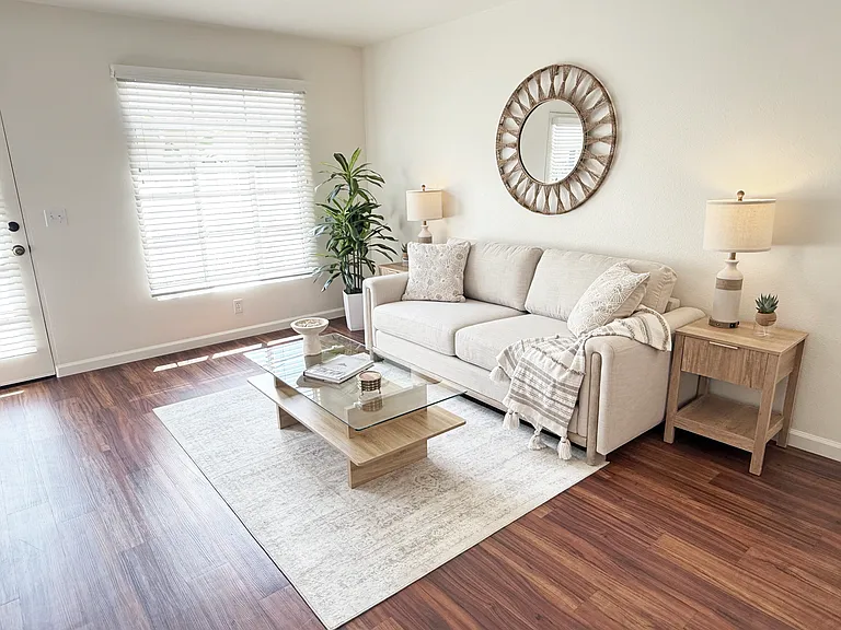 1216 Alta Vista Rd #D — Photo 2