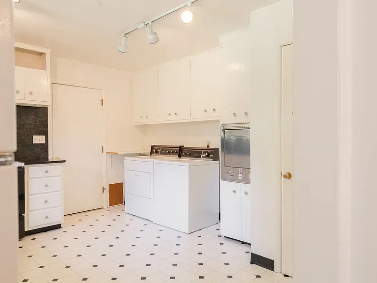 822 Orion Dr — Photo 9