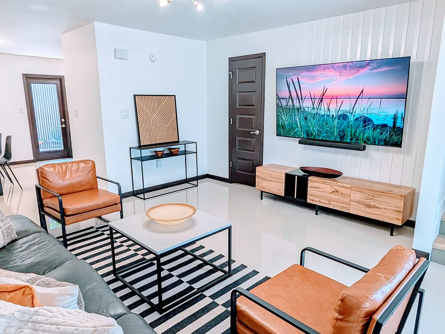 2 bed, 2.5 bath, 1301 sqft, $1,849 — Photo 3