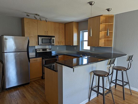 Spacious kitchen with lots of storage (paint and lighting have been updated; see other photos)