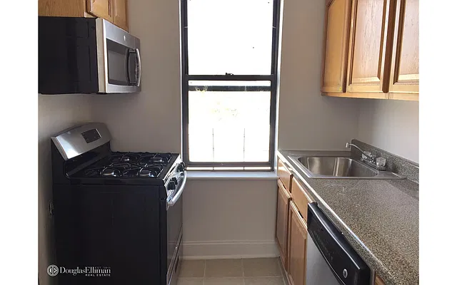 Rented by Douglas Elliman | media 8
