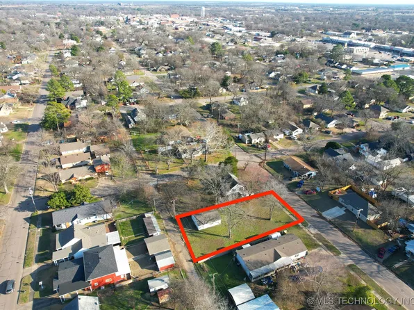 1310 W Cedar St, Durant, OK 74701