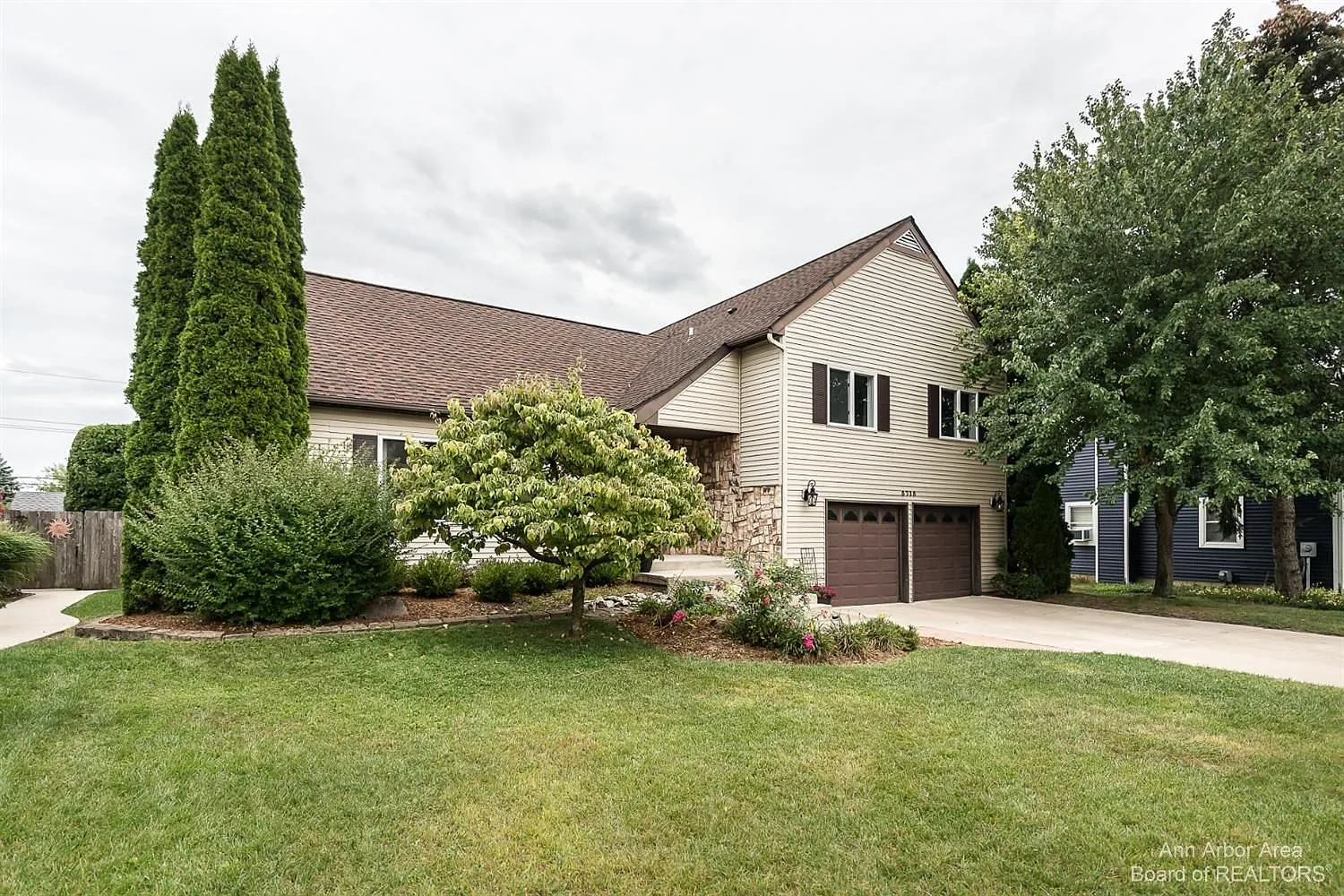 5715 Dartmouth Ct photo 1