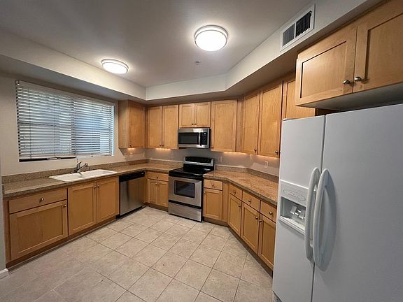 2nd image of 800 N 8th St Unit 120