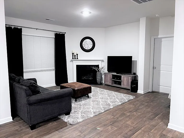 110 Rogers Knoll Ln — Photo 7