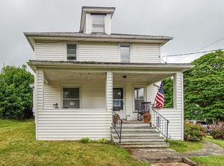 27 Handley St, Perry, NY 14530