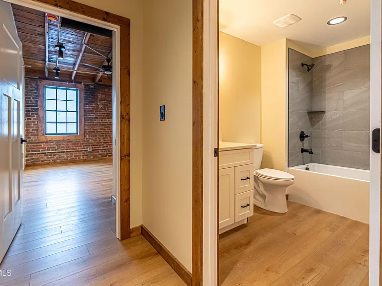 453 E Main St #800 — Photo 11