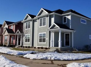 1102 Okeeffe Ave, Sun Prairie, WI 53590