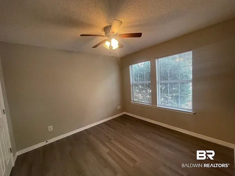 706 Crystal Wells Ct N — Photo 8