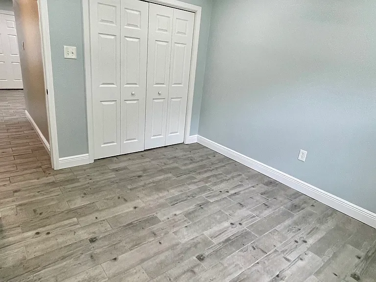 242 Edison St — Photo 13