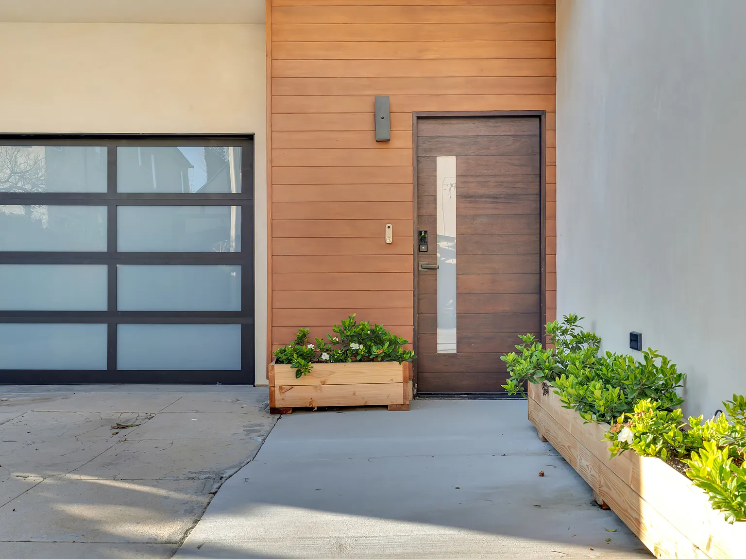 3 bed, 1600 sqft, $7,495 — Photo 3