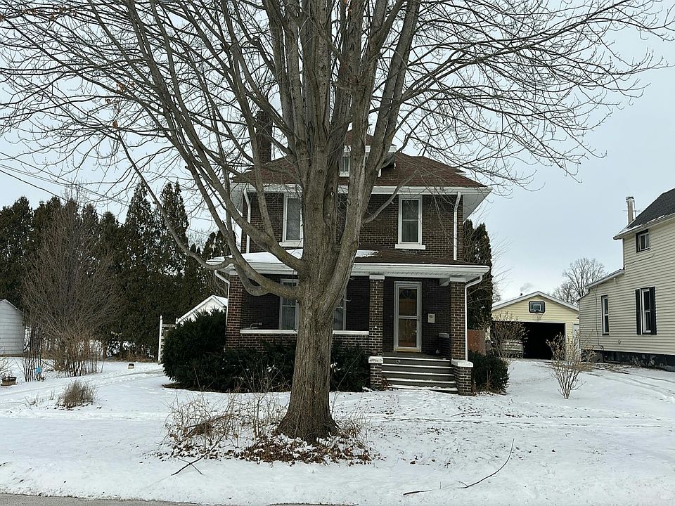 1st image of 528 W Chestnut St