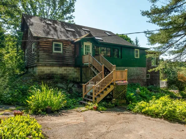 82 Back Narrows Road, Boothbay, ME 04537