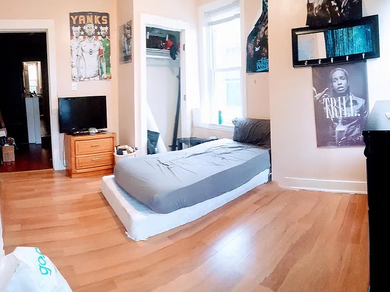 2032 N Gratz St — Photo 3