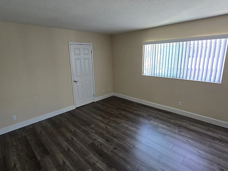9563 Graham St — Photo 9