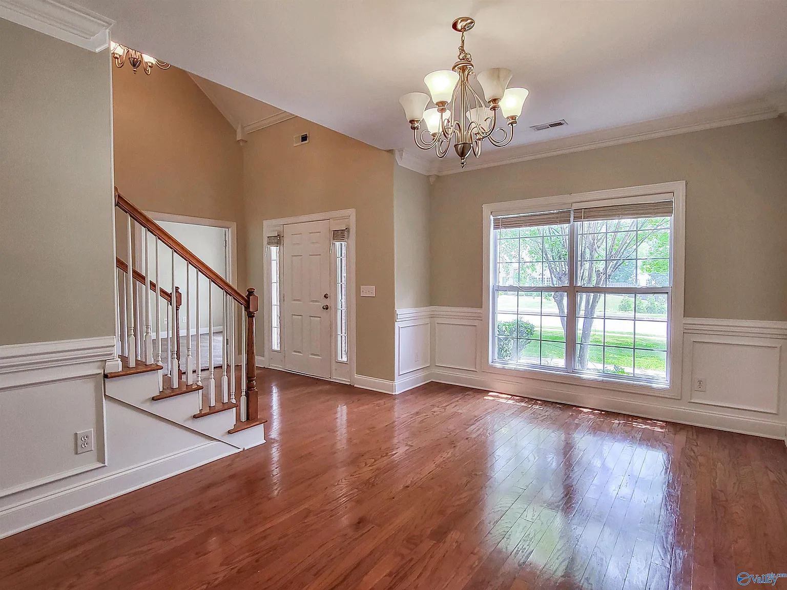 4 bed, 2.5 bath, 2794 sqft, $2,350 — Photo 3