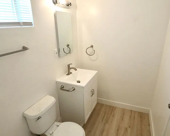 2527 Cedar Ave — Photo 12