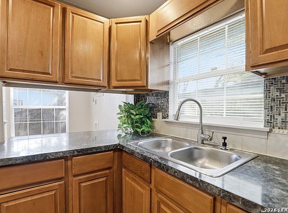 4th image of 2714 Tampico St