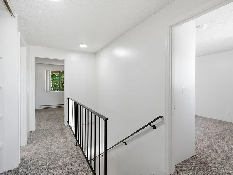 Rolling Hills Townhouses — Photo 20
