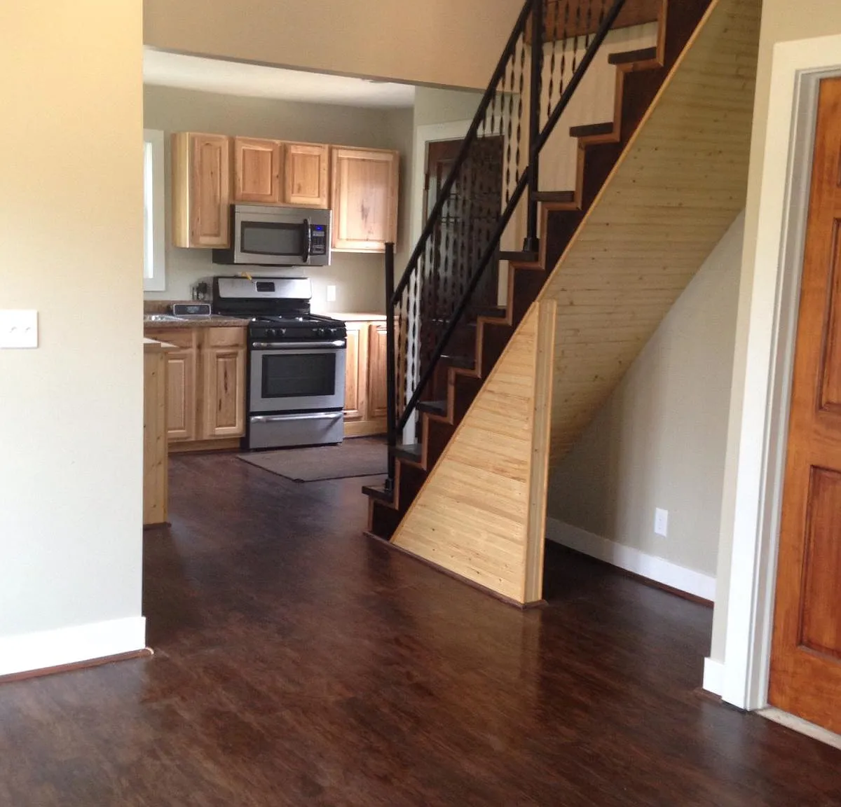 8951 Almena Drive — Photo 3
