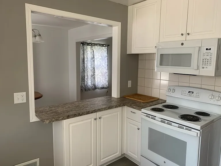 1819 W Hillsdale St — Photo 13