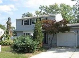 7 Cedar Creek Dr, Clementon, NJ 08021