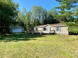 33 N Lincoln Lodge Rd, Grayling, MI 49738