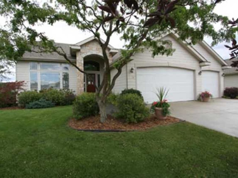 1st image of 24215 E Pinehurst Ln