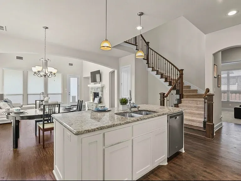 5665 Lightfoot Ln — Photo 8