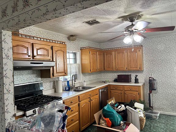 4th image of 109 Paulette St