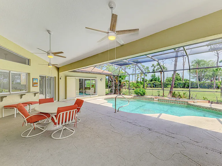 915 Park Place Dr — Photo 10
