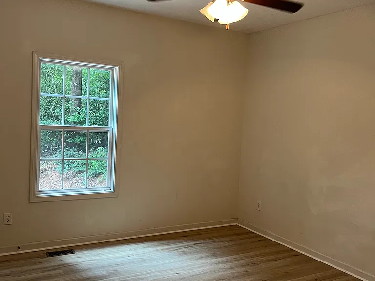 115 Hidden Valley Trl N — Photo 8