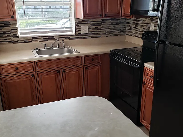 Del Rio Apartment Homes — Photo 17