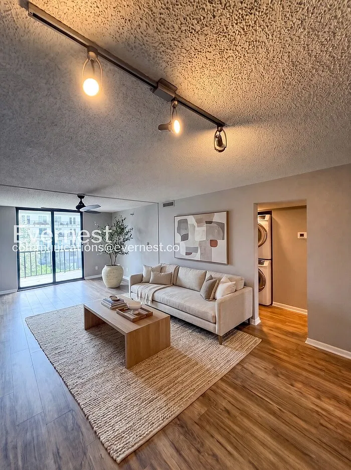2 bed, 2.0 bath, 1016 sqft, $2,695 — Photo 1