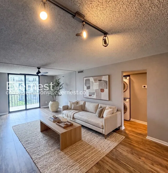 201 W Laurel St #508