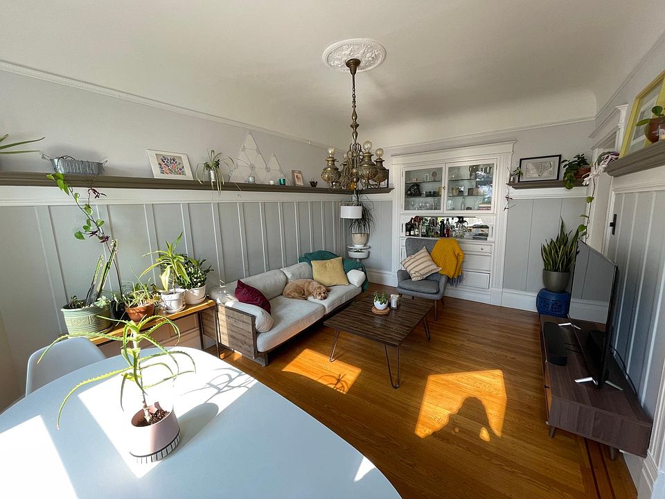 Living room with that is always filled with beautiful natural light