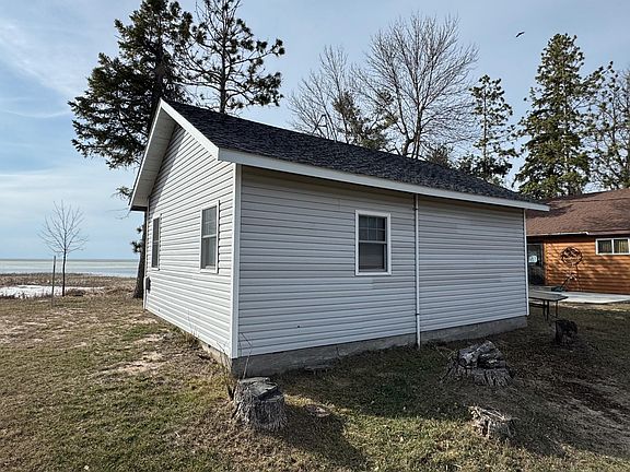 4th image of 25845 Lou Rayne Beach Rd NE
